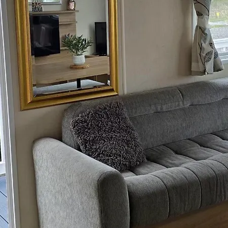 Sleeps 4 With Parking And Balcony Semesterbostad Millom