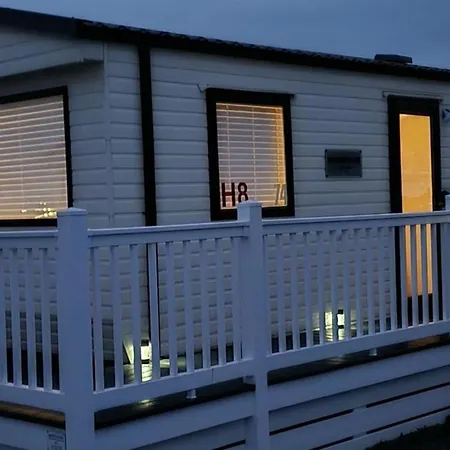 Sleeps 4 With Parking And Balcony Semesterbostad Millom